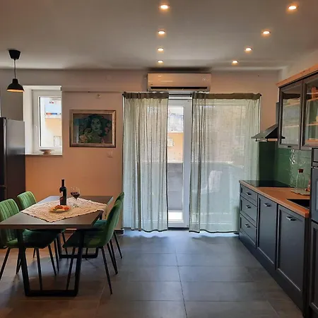 Home Apartman *